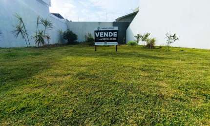 Terreno à venda na Rua Sindicalista Antônio Elizeu Deganutti, 525, Bom Jardim, Maringá