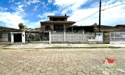 Sobrado Residencial C/03 Pisos+02 Aptos+Terreno C/Area de 397 m2 No Bairro Aventureiro!