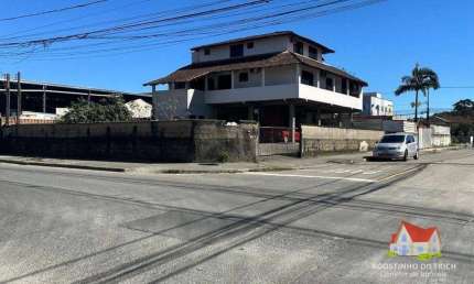 Sobrado Residencial C/03 Pisos C/02 Aptos e 02 Quitinetes e Terreno de Esquina No Bairro Aventureiro!