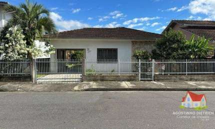 Residencia em Alvenaria C/laje + Terreno C/Area total de 343,00 m2 No Bairro Iririu!