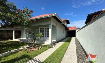 Averbada !!!Residencia em Alvenaria C/laje C/228 m2 C/03 Quartos+Area C/Churrasqueira + Placas Solares e Terreno C/362,00m2 No Bairro Joao Costa!