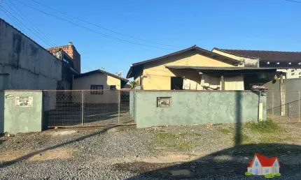 Terreno C/ Area 360,00 m2 +02 Residencias em Alvenaria No Bairro Aventureiro !