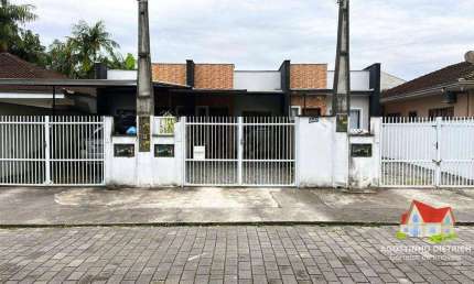 Casa Geminada Terrea C/02 Quartos + Moveis Planejados + Garagem Coberta No Bairro Espinheiros !