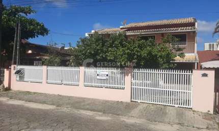 Casa com 5 quartos à venda no Centro, Penha 