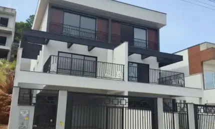 Sobrado para Venda em Palhoça, São Sebastião, 3 dormitórios, 2 suítes, 3 banheiros, 2 vagas