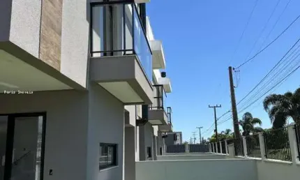 Sobrado para Venda em Palhoça, Nova Palhoça, 3 dormitórios, 1 suíte, 3 banheiros, 1 vaga