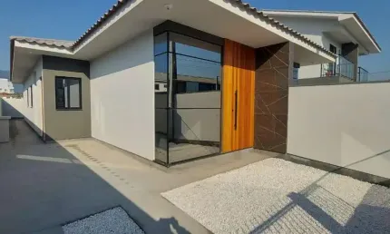 Casa para Venda em Palhoça, Nova Palhoça, 3 dormitórios, 1 suíte, 2 banheiros, 1 vaga