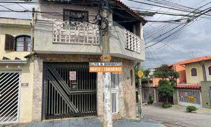 Sobrado de Esquina com 3 Andares – Edícula, Salão de Festas e 4 Vagas!