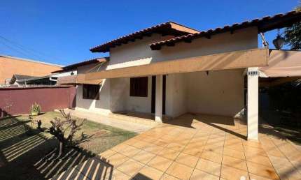 Casa com 3 dormitórios à venda, 218 m² por R$ 440.000,00 - Conjunto Habitacional Domingos O Neves - Rolândia/PR