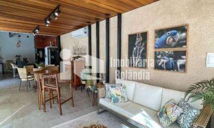Casa com 3 dormitórios à venda, 397 m² por R$ 2.800.000,00 - Alto da Boa Vista - Rolândia/PR