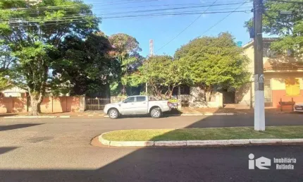 Terreno à venda, 375 m² por R$ 640.000,00 - Centro - Rolândia/PR