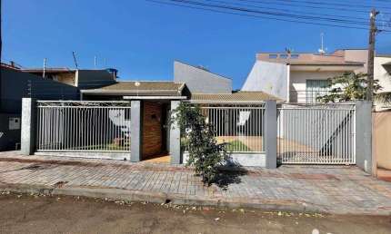 Casa com 3 quartos à venda no Manoel Müller, Rolândia 
