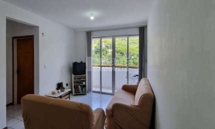 Apartamento com 2 dormitórios mobiliado na Trindade.