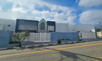 Casa de Altíssimo padrão no ponto mais valorizado do melhor bairro de Mogi das Cruzes