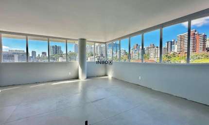 INBOX CIA IMOBILIÁRIA VENDE- Apartamento de três quartos no Centro.