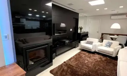 INBOX CIA IMOBILIARIA VENDE - Apartamento de três quartos com suíte no Humaitá.