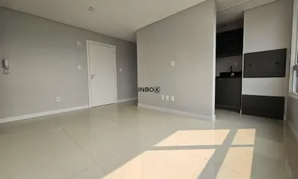 APARTAMENTO SEMIMOBILIADO COM 02 DORMITÓRIOS E 01 BOX DE GARAGEM NO BAIRRO BORGO