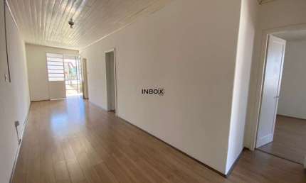 INBOX CIA IMOBILIÁRIA ALUGA - Sala comercial com 100 m² junto à Academia 26 Fit.