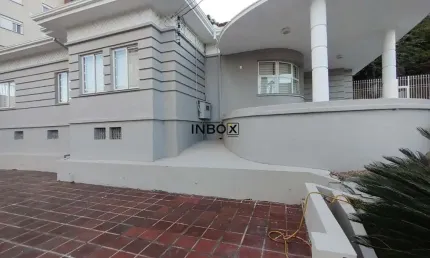 INBOX CIA IMOBILIÁRIA ALUGA - Casa comercial no Centro de Bento Gonçalves.