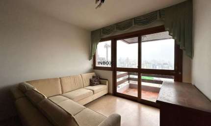 INBOX CIA IMOBILIÁRIA VENDE: Apartamento de três quartos no Centro.