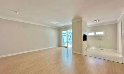 INBOX CIA IMOBILIÁRIA ALUGA EM BENTO GONÇALVES - Apartamento de dois quartos com terraço em excelente localização.