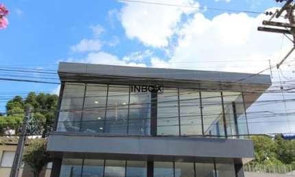 Inbox Imobiliária aluga excelente sala comercial no centro de Bento Gonçalves com 124m²