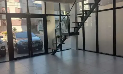 INBOX CIA IMOBILIÁRIA ALUGA - Sala comercial no Centro de Bento Gonçalves.
