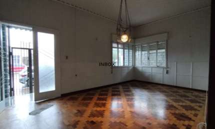 AMPLA CASA COM 5 QUARTOS NO BAIRRO CIDADE ALTA EM BENTO GONÇALVES