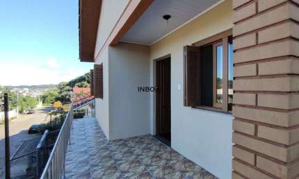 CASA COM 4 QUARTOS NO BAIRRO SÃO ROQUE EM BENTO GONÇALVES
