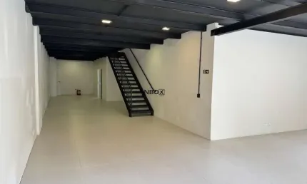 INBOX CIA IMOBILIÁRIA ALUGA SALA TÉRREA COM 260m² NO BAIRRO CIDADE ALTA NA CIDADE DE BENTO GONÇALVES