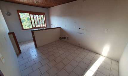 CASA PARTE SUPERIOR COM 03 DORMITÓRIOS NO BAIRRO BORGO