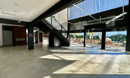 INBOX CIA IMOBILIÁRIA ALUGA- Sala comercial NA PLANALTO.
