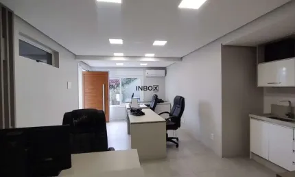 SALA COM 4 ESTAÇÕES DE TRABALHO NO BAIRRO GLÓRIA EM BENTO GONÇALVES
