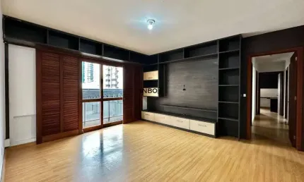 INBOX CIA IMOBILIÁRIA ALUGA - Apartamento de três quartos no Centro.
