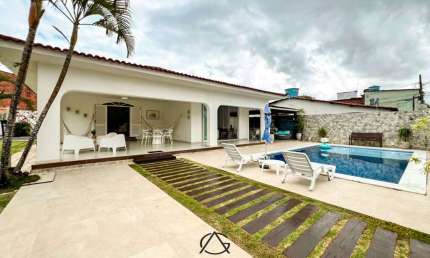 Casa de 4 quartos, 247m² no bairro Candeias, em Jaboatão dos Guararapes