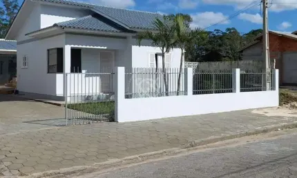 Casa à venda  mobiliada com piscina bairro Lagoão - Araranguá/SC