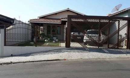 Casa para Venda em São Pedro, Vila Nova, 3 dormitórios, 1 suíte, 1 banheiro, 4 vagas