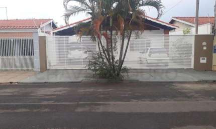 Casa para Venda em São Pedro, Jd. Botânico, 3 dormitórios, 1 suíte, 2 banheiros, 2 vagas