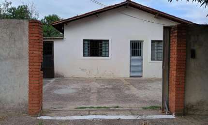 Casa para Venda em Águas de São Pedro, CENTRO AGUAS DE SAO PEDRO, 3 dormitórios, 1 suíte, 1 banheiro, 2 vagas