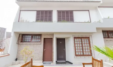 Sobrado com 3 dormitórios à venda, 157 m² por R$ 790.000,00 - Guabirotuba - Curitiba/PR