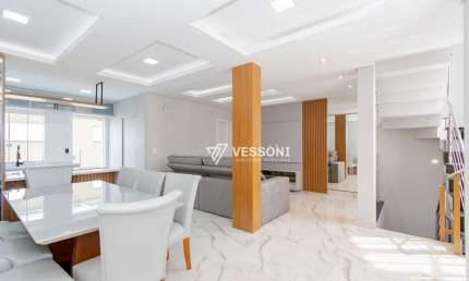 Sobrado com 3 dormitórios à venda, 228 m² por R$ 899.800,00 - Pinheirinho - Curitiba/PR