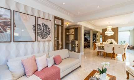 Lar perfeito, casa não geminada em cond. fechado em Santa Felicidade, 3 dormitórios sendo 2 suítes, espaço gourmet, ático charmoso $2.500.000,00