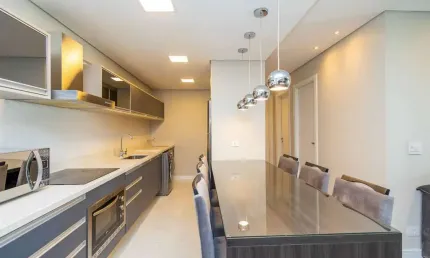 Apartamento Mobiliado com 2 dormitórios para alugar, 60 m² por R$ 5.580/mês - Centro - Curitiba/PR