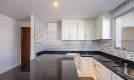 Sobrado com 04 dormitórios para alugar, 496 m² por R$ 5.550/mês - Guabirotuba - Curitiba/PR