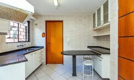Apartamento Garden com 4 dormitórios para alugar, 207 m² por R$ 3.600/mês - Bigorrilho - Curitiba/PR