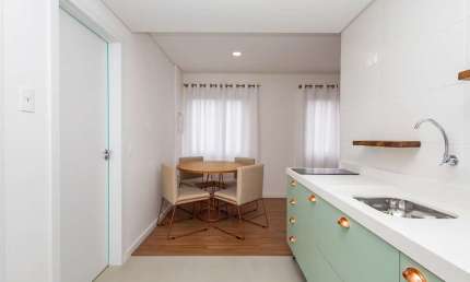 Apartamento com 01 dormitório para alugar, 32 m² por R$ 2.300/mês - Rebouças - Curitiba/PR