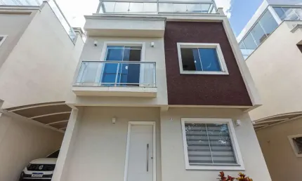 Sobrado incrível em condomínio, 4 dormitórios, sendo 1 suíte master, terraço com spa e churrasqueira, R$ 720.000,00, localizaçao estratégica,Boqueirão