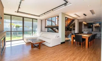 Casa em Condomínio  4 Suítes, 5 Vagas. Lazer Completo  à venda por R$ 4.500.000 - Campo Comprido - Curitiba/PR