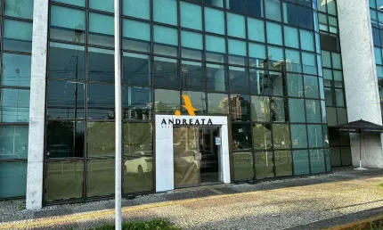 Ponto comercial com 10 salas para alugar na Avenida das Américas, 1650, Barra da Tijuca, Rio de Janeiro por R$ 65.000
