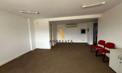 Sala comercial para alugar na Avenida das Américas, 7841, Barra da Tijuca, Rio de Janeiro por R$ 2.400